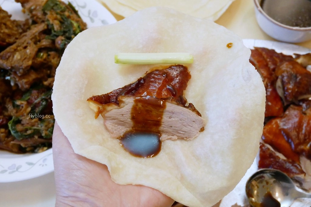 台中北屯｜金饌烤鴨．網路票選全台烤鴨第二名，一鴨二吃還有干鍋燒鴨 @飛天璇的口袋