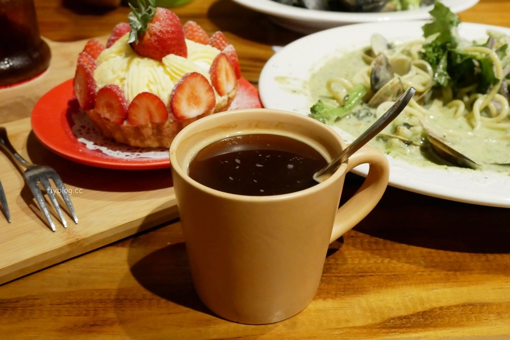 【台中東勢】里趣咖啡 Niki，柳暗花明又一村的咖啡館，IG拍照親子旅遊的好地方 @飛天璇的口袋