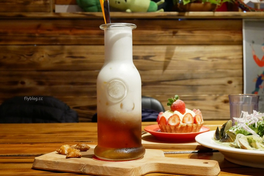 【台中東勢】里趣咖啡 Niki，柳暗花明又一村的咖啡館，IG拍照親子旅遊的好地方 @飛天璇的口袋