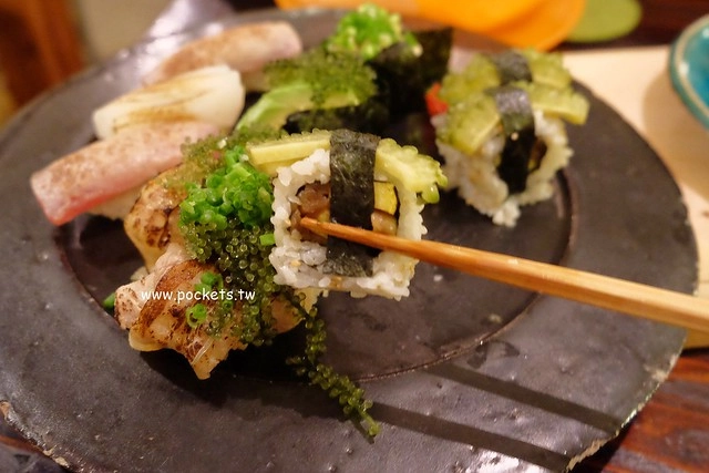 日本沖繩｜ごはん屋de SU-SU-SOON｜內行人才知道的隱藏版美食，沖繩傳統家庭料理，此次沖繩自由行最難忘的一間餐廳，美國村附近美食推薦 @飛天璇的口袋