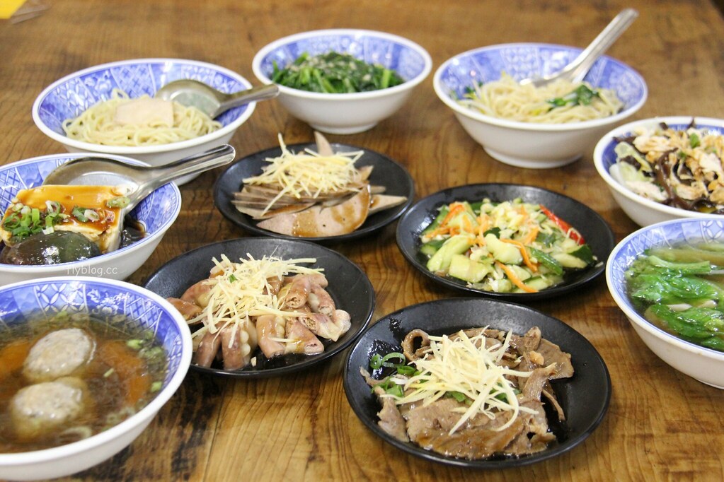 南投埔里｜胡國雄古早麵，觀光客必朝聖的埔里美食，簡樸的古早味銅板小吃 @飛天璇的口袋
