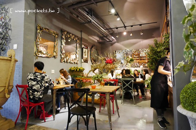 Q Garden Cafe｜有如置身南歐花園的浪漫氛圍，集合早午餐、咖啡、披薩和進口傢俱花器，彰化超漂亮IG打卡新景點(已停業) @飛天璇的口袋