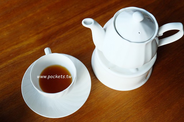 台中龍井｜綠朵休閒農場｜台中龍井純白色鋼琴外觀建築，可以同時觀賞日落和夜景，台中打卡景觀餐廳 @飛天璇的口袋