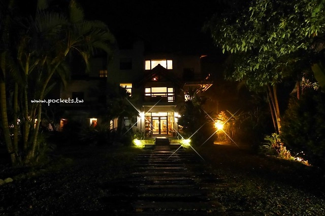 集集棕梠泉民宿┃南投民宿推薦：夏日南洋風情的優質民宿，擁有獨立大浴缸、免費wifi、腳踏車出借 @飛天璇的口袋