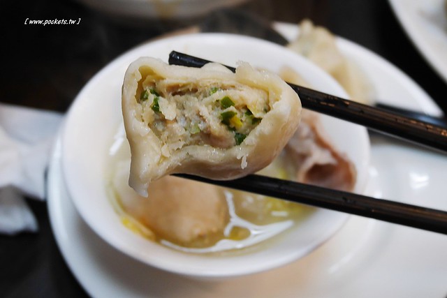 劉家酸菜白肉鍋：高雄超人氣連鎖火鍋店進駐台中，下午時段火鍋只要半價，鄰近南屯IKEA和向上花市 @飛天璇的口袋