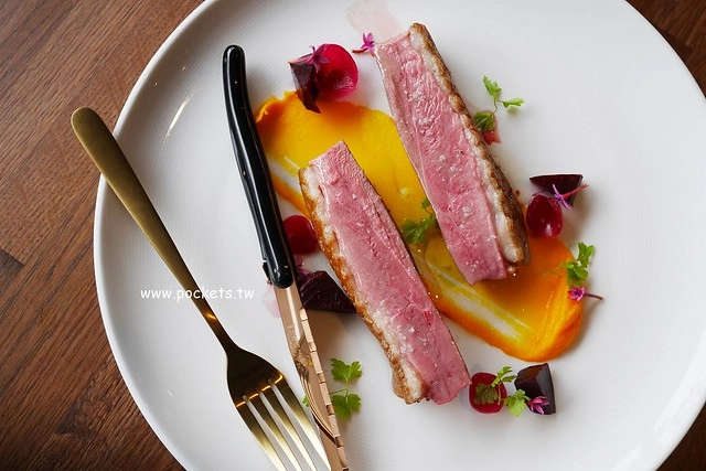 鹽與胡椒┃台中南屯美食：新店4月正式開幕，新址距離舊址5分鐘車程，以私人招待所為概念，餐點仍是道道美味有深度 @飛天璇的口袋