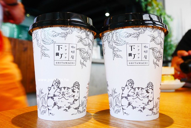 下町咖啡屋┃台中南屯美食：以貓頭鷹為主題的日式咖啡館，轉角遇見都市中的綠色森林，餐點以輕食甜點下午茶為主 @飛天璇的口袋