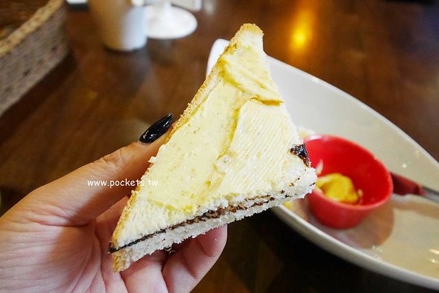 樂丘廚房 LEO CHIU┃台中東海美食：東海商圈超人氣義式餐廳，餐點平價好吃CP值高，下午茶舒芙蕾讓我吃完很驚艷 @飛天璇的口袋