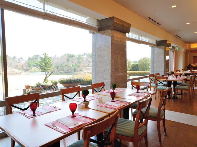 【日本廣島】廣島機場飯店 Hiroshima Airport Hotel：距離廣島機場只要5分鐘，飯店附有接駁車直接到廣島機場 @飛天璇的口袋