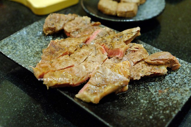 京東燒肉專門店｜一個人吃了一頭牛，好吃又有質感的燒肉店，捷運松山南京站步行3分鐘，台北東區好吃燒肉推薦 @飛天璇的口袋