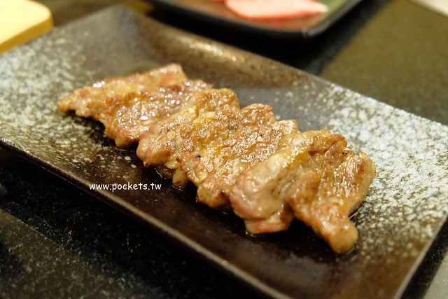 京東燒肉專門店｜一個人吃了一頭牛，好吃又有質感的燒肉店，捷運松山南京站步行3分鐘，台北東區好吃燒肉推薦 @飛天璇的口袋