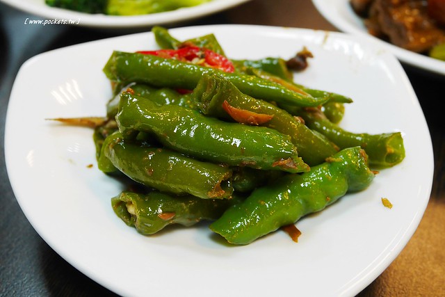 劉家酸菜白肉鍋：高雄超人氣連鎖火鍋店進駐台中，下午時段火鍋只要半價，鄰近南屯IKEA和向上花市 @飛天璇的口袋