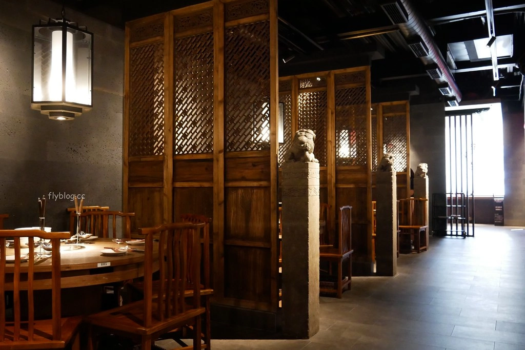 台中南屯｜老常在麻辣火鍋．輕井澤集團麻辣火鍋，鍋底吃不完還可以打包 @飛天璇的口袋