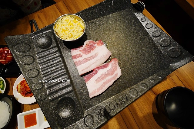 台中北區｜火板大叔韓國烤肉，老闆是道地的韓國人，韓式料理不是只有一種味道 @飛天璇的口袋