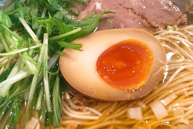 【日本東京】銀座梵天拉麵．Ginzabonten~醬油味噌湯頭為主的麵，銀座一丁目10出口旁，還有少見的酸辣麵是濃濃的台式風味 @飛天璇的口袋