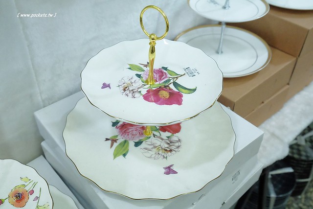 僑俐瓷器┃彰化餐具批發：$39元起！日本有田燒、瓷窯、輕量瓷、砂鍋、骨瓷杯、木餐盤、鍋碗瓢盆、下午茶具、禮盒、日本櫻花杯都有&hellip;讓人失心瘋的好地方！ @飛天璇的口袋