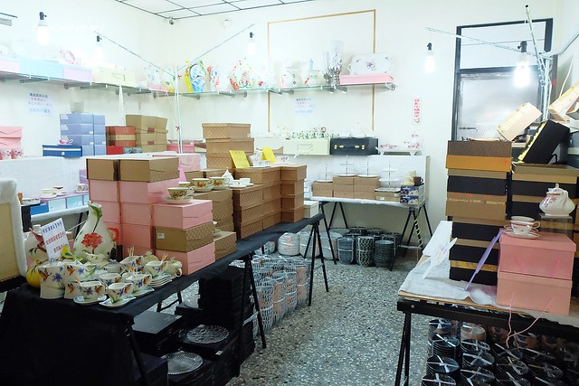 僑俐瓷器┃彰化餐具批發：$39元起！日本有田燒、瓷窯、輕量瓷、砂鍋、骨瓷杯、木餐盤、鍋碗瓢盆、下午茶具、禮盒、日本櫻花杯都有&hellip;讓人失心瘋的好地方！ @飛天璇的口袋