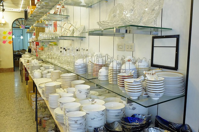 僑俐瓷器┃彰化餐具批發：$39元起！日本有田燒、瓷窯、輕量瓷、砂鍋、骨瓷杯、木餐盤、鍋碗瓢盆、下午茶具、禮盒、日本櫻花杯都有&hellip;讓人失心瘋的好地方！ @飛天璇的口袋