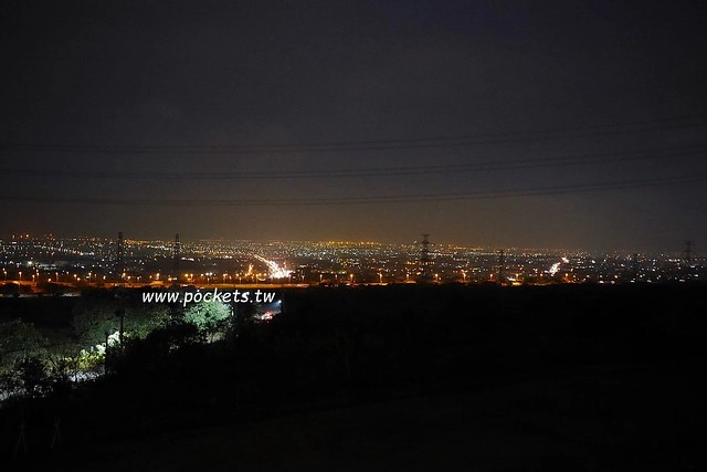 台中龍井｜綠朵休閒農場｜台中龍井純白色鋼琴外觀建築，可以同時觀賞日落和夜景，台中打卡景觀餐廳 @飛天璇的口袋