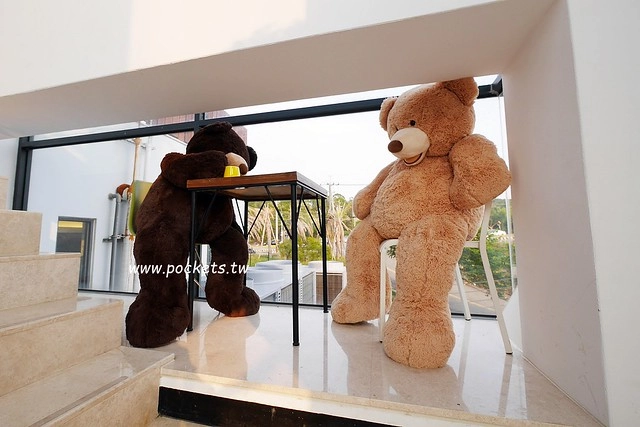 台中龍井｜綠朵休閒農場｜台中龍井純白色鋼琴外觀建築，可以同時觀賞日落和夜景，台中打卡景觀餐廳 @飛天璇的口袋