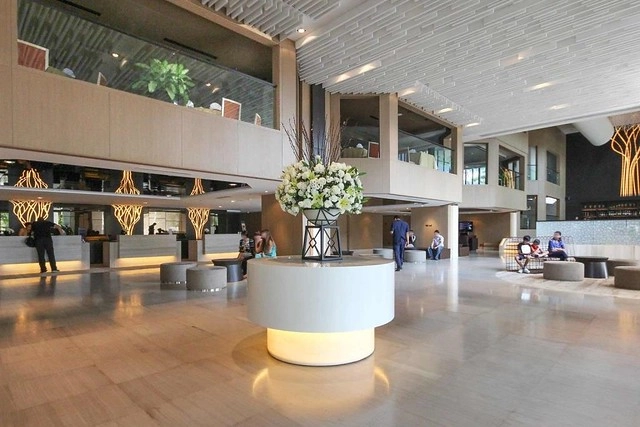 泰國曼谷｜曼谷雅高美居大酒店 Grand Mercure Bangkok Fortune｜MRT捷運站步行3分鐘，Tesco步行5分鐘、對面是Central Plaza百貨 @飛天璇的口袋