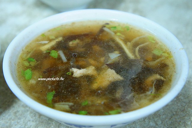 彰化夜市爌肉飯｜彰化人說沒吃過夜市爌肉飯就不算來過彰化！限量總是殘酷的，一開店就秒殺完售的超人氣美食 @飛天璇的口袋