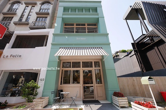 台中西屯｜Ivette cafe，座落於秋紅谷公園旁的貴婦級早午餐店，Tiffany藍的裝潢環境明亮 @飛天璇的口袋