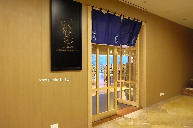 泰國曼谷｜曼谷雅高美居大酒店 Grand Mercure Bangkok Fortune｜MRT捷運站步行3分鐘，Tesco步行5分鐘、對面是Central Plaza百貨 @飛天璇的口袋