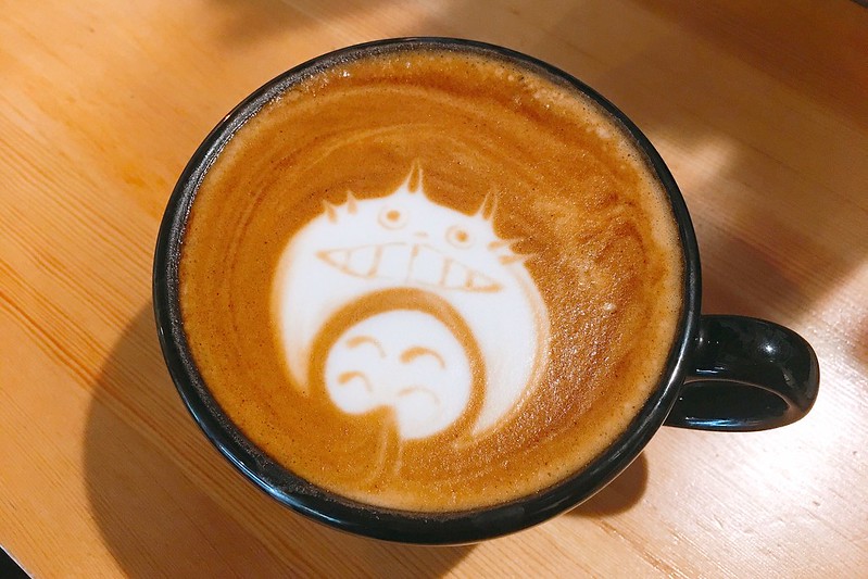 Cuppa Cafe．咖派咖啡：早午餐的份量很澎派，每日手作甜點供應，還有隱藏版的可愛拉花 @飛天璇的口袋