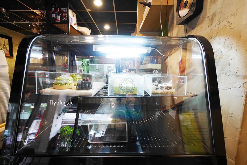 Cuppa Cafe．咖派咖啡：早午餐的份量很澎派，每日手作甜點供應，還有隱藏版的可愛拉花 @飛天璇的口袋