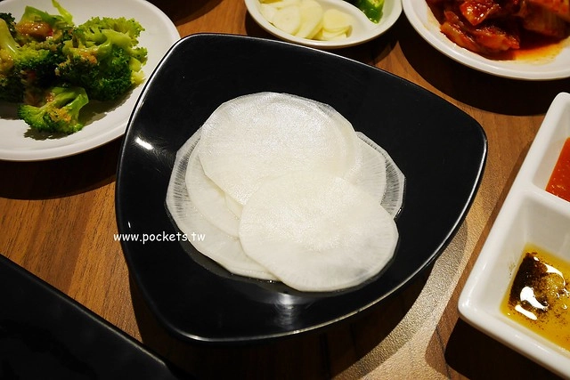 台中北區｜火板大叔韓國烤肉，老闆是道地的韓國人，韓式料理不是只有一種味道 @飛天璇的口袋