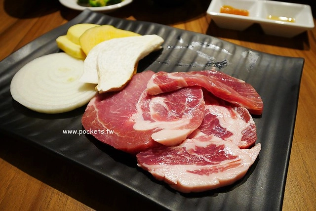 台中北區｜火板大叔韓國烤肉，老闆是道地的韓國人，韓式料理不是只有一種味道 @飛天璇的口袋