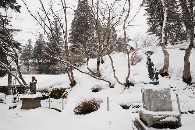 圓藏寺┃福島旅遊景點：赤牛的發源地，日本的三大虚空藏尊之一，摸紅牛許願就會成真哦！ @飛天璇的口袋