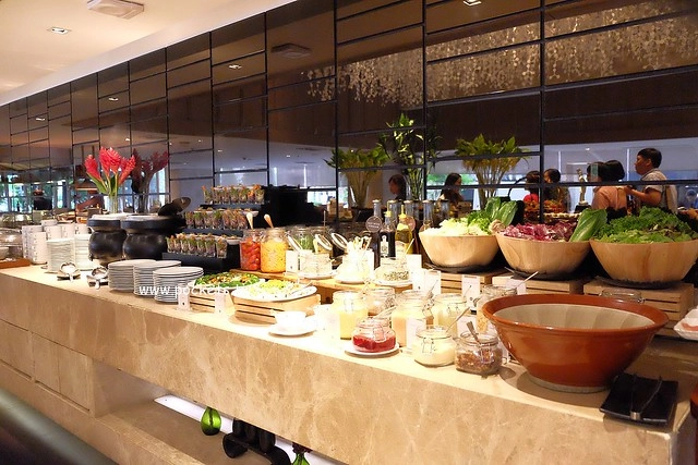 泰國曼谷｜曼谷雅高美居大酒店 Grand Mercure Bangkok Fortune｜MRT捷運站步行3分鐘，Tesco步行5分鐘、對面是Central Plaza百貨 @飛天璇的口袋