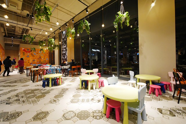 台中秀泰廣場站前店｜東區最潮藝術娛樂打卡新地標，結合美食、電影、購物、展覽和petite &eacute;tude小書房 @飛天璇的口袋