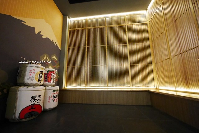 【台中南屯】灰鴿：台中CP值超高的火鍋餐廳，幾歲生日送幾隻蝦 @飛天璇的口袋