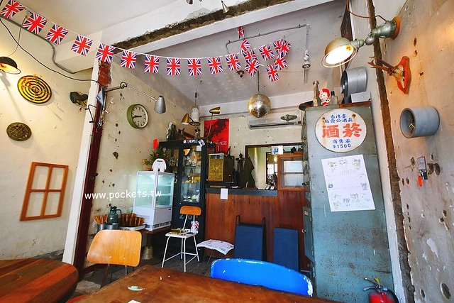 做作米食寓┃台中西區美食：有滿滿收藏品的藝文空間，賣著充滿溫度的米食料理，鄰近向上市場和家湯溫度 @飛天璇的口袋