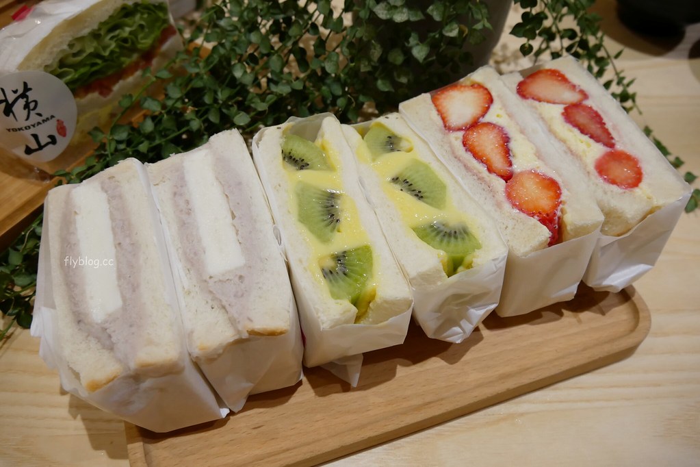 橫山銘製三明治專賣店┃台中西屯：草莓控會失心瘋的爆餡三明治，還有季節水果和巧士達芋泥 @飛天璇的口袋