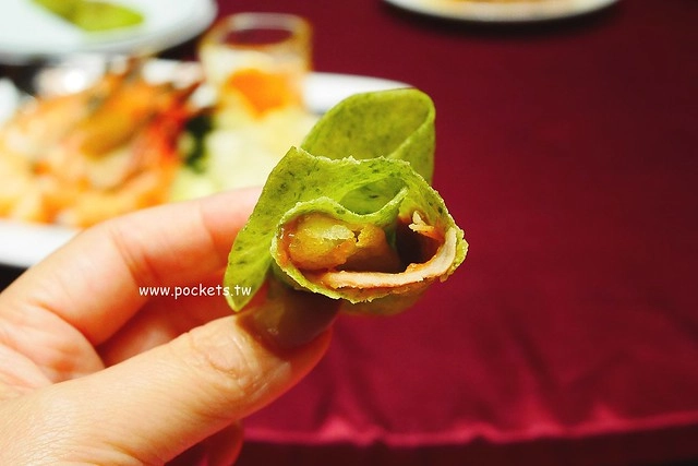 宜蘭礁溪｜蘭城晶英紅樓烤鴨，榮獲台灣十大烤鴨第一名，櫻桃霸王鴨一鴨五吃皮酥肉嫩 @飛天璇的口袋