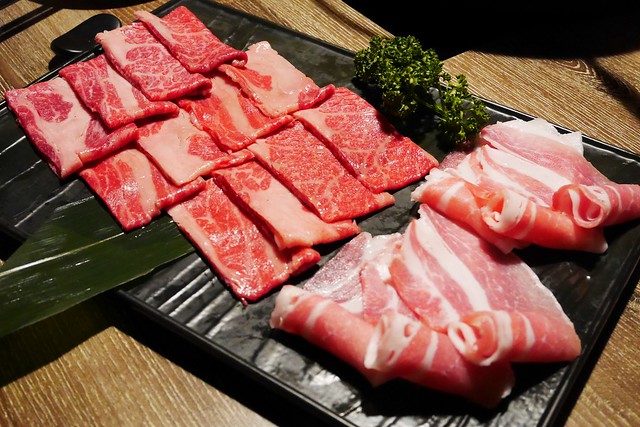 牧沐苑精緻麻辣火鍋┃台中西屯美食：麻辣火鍋中的精品店，美國Prime牛肉、澳洲M9和牛、各式生猛海鮮、專業吃法壽喜燒新上市！ @飛天璇的口袋