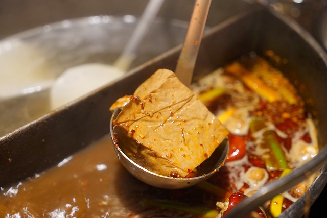 牧沐苑精緻麻辣火鍋┃台中西屯美食：麻辣火鍋中的精品店，美國Prime牛肉、澳洲M9和牛、各式生猛海鮮、專業吃法壽喜燒新上市！ @飛天璇的口袋