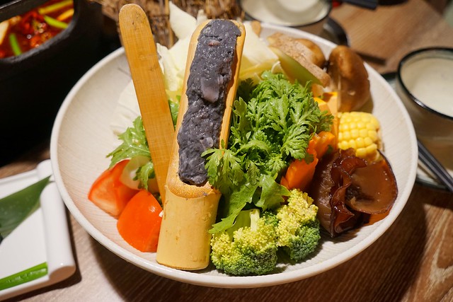 牧沐苑精緻麻辣火鍋┃台中西屯美食：麻辣火鍋中的精品店，美國Prime牛肉、澳洲M9和牛、各式生猛海鮮、專業吃法壽喜燒新上市！ @飛天璇的口袋