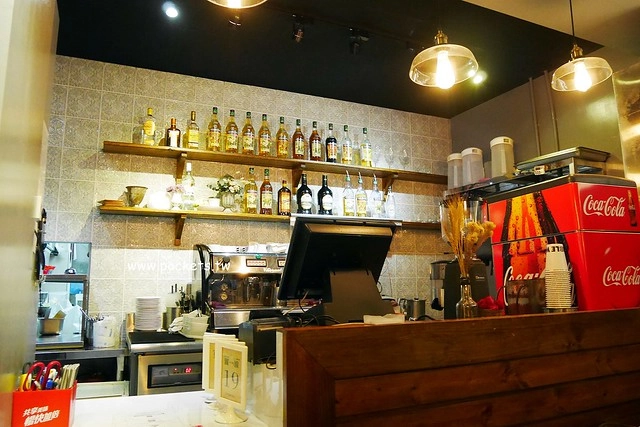 樂丘廚房 LEO CHIU┃台中東海美食：東海商圈超人氣義式餐廳，餐點平價好吃CP值高，下午茶舒芙蕾讓我吃完很驚艷 @飛天璇的口袋