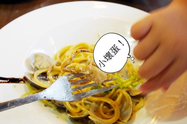 樂丘廚房 LEO CHIU┃台中東海美食：東海商圈超人氣義式餐廳，餐點平價好吃CP值高，下午茶舒芙蕾讓我吃完很驚艷 @飛天璇的口袋