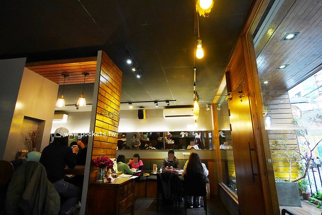 樂丘廚房 LEO CHIU┃台中東海美食：東海商圈超人氣義式餐廳，餐點平價好吃CP值高，下午茶舒芙蕾讓我吃完很驚艷 @飛天璇的口袋