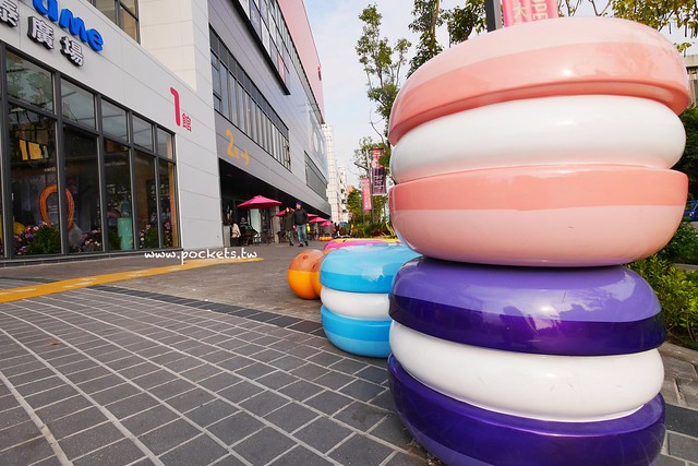 台中秀泰廣場站前店｜東區最潮藝術娛樂打卡新地標，結合美食、電影、購物、展覽和petite &eacute;tude小書房 @飛天璇的口袋