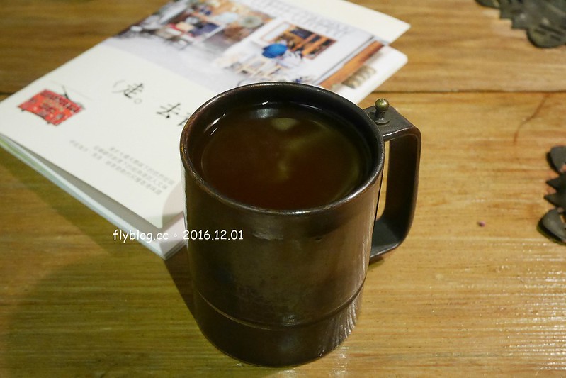 行冊 walkingbook｜大稻埕老屋新生命，融入台灣在地食材的地中海料理，集合客廳、餐廳和書房的設計新概念 @飛天璇的口袋