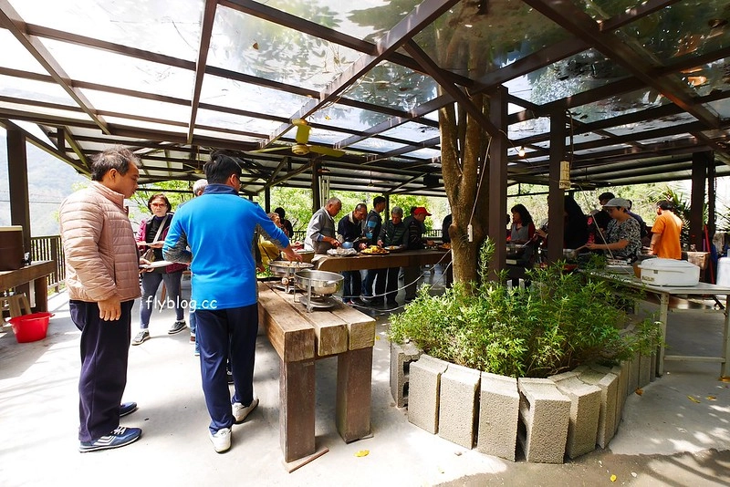 南投水里｜阿成的家．在龍眼樹下吃百匯料理，大哥窯烤歐式麵包 @飛天璇的口袋