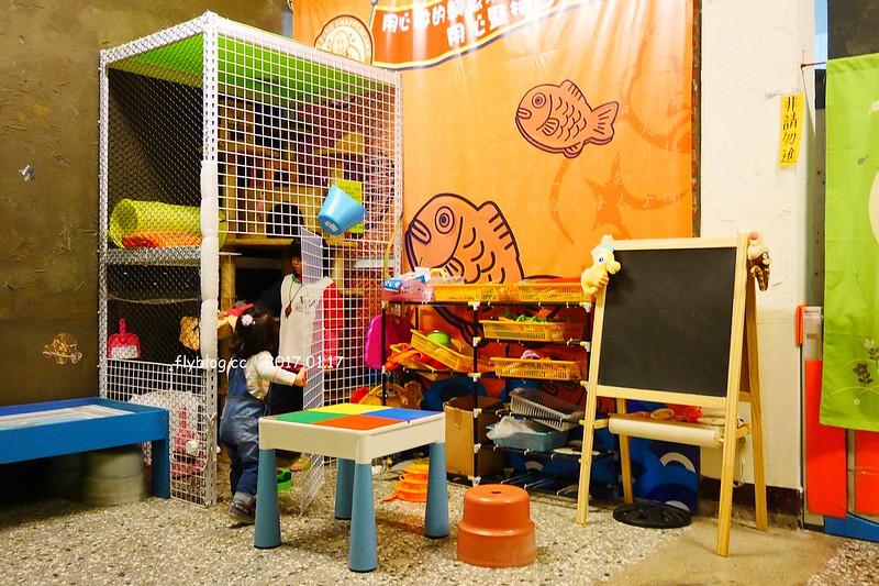 膨風伯鯛魚燒┃台中北區美食：進德路上超人氣的雕魚燒攤，有很多隱藏版的口味可以選擇，小小一個雕魚燒卻是大大的幸福 @飛天璇的口袋