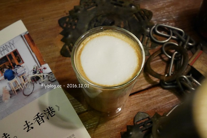 行冊 walkingbook｜大稻埕老屋新生命，融入台灣在地食材的地中海料理，集合客廳、餐廳和書房的設計新概念 @飛天璇的口袋